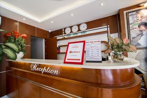 Reception - RedDoorz Plus @ Trung Son Residence (Ho Chi Minh City)