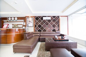 Lobby - RedDoorz Plus @ Trung Son Residence (Ho Chi Minh City)