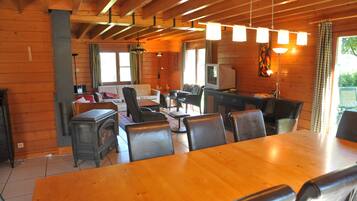 Comfort huis, 4 slaapkamers | Dineren op de kamer