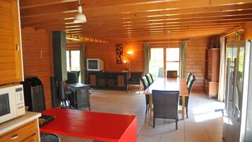 Comfort huis, 4 slaapkamers | Dineren op de kamer