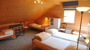 Maison Confort, 4 chambres | 4 chambres, lits bébé (en supplément), Wi-Fi gratuit