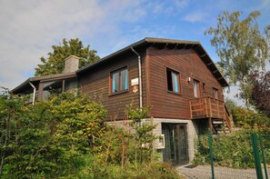Front of property - Arbre Dressé (Somme-Leuze)