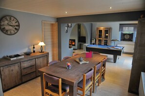 Comfort cottage, 3 slaapkamers | Dineren in de kamer