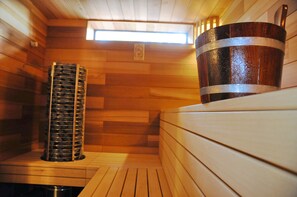 Comfort Chalet, 4 Bedrooms | Bathroom