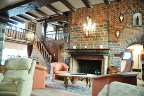 Comfort House, 3 Bedrooms | Living area