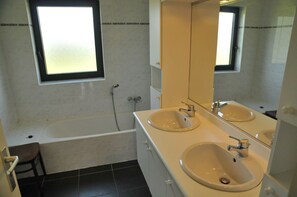 Comfort-Haus, 4 Schlafzimmer | Badezimmer
