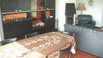Rumah Comfort, 3 kamar tidur | Makan di kamar