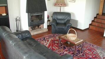 Comfort House, 3 Bedrooms | Living area | TV