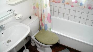 Comfort House, 3 Bedrooms | Bathroom | Shower