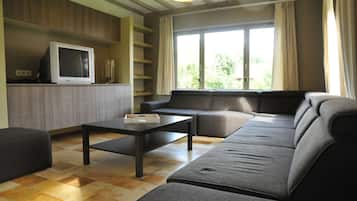 Comfort House, Multiple Bedrooms | Living room | TV