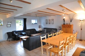Cottage Confort, 3 chambres | Restauration dans la chambre