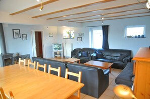 Comfort Cottage, 3 Bedrooms | Living area
