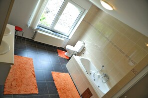 Comfort House, 3 Bedrooms | Bathroom | Shower - Clef des Champs (Somme-Leuze)