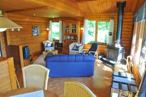 Comfort Chalet, 2 Bedrooms | Living area