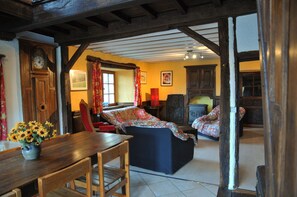 Comfort Cottage, 4 Bedrooms | Living area | TV - Fermette Arbrefontaine (Lierneux)