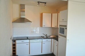 Comfort-Apartment, 2Â Schlafzimmer | Eigene Kochnische | KĂĽhlschrank, Mikrowelle, Ofen, Herdplatte