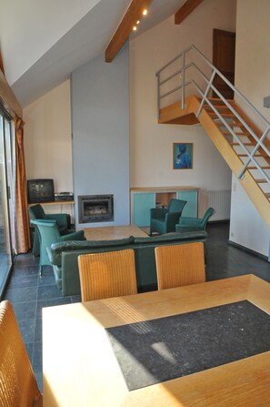 Comfort Apartment, 3 Bedrooms | Living area | TV