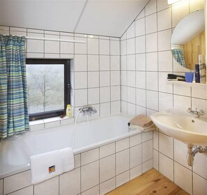 Comfort House, 3 Bedrooms | Bathroom
