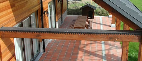 Rumah Comfort, 4 kamar tidur | Teras/patio