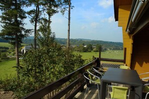 Comfort Chalet, 3 Bedrooms | Balcony - Mirador (Durbuy)