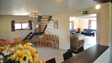 Comfort House, 6 Bedrooms | Living area | TV