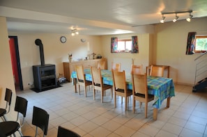 Comfort House, 6 Bedrooms | In-room dining - Monty (Somme-Leuze)