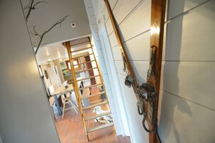 Chalet Confort, 6 habitaciones | Zona de estar | Una televisión, un reproductor de DVD