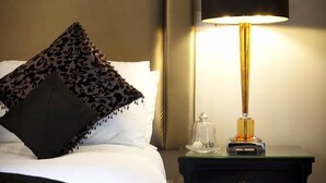 Desk, blackout curtains, iron/ironing board, free WiFi - Keenan's Boutique Hotel (Tarmonbarry)