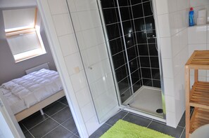 Casa Confort, 4 habitaciones | Baño | Regadera 