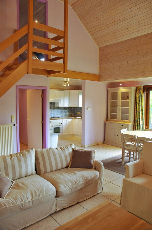 Comfort House, 3 Bedrooms | Living room | TV - Petite Enneille (Durbuy)