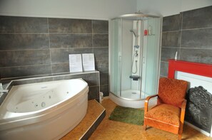Comfort House, 4 Bedrooms | Bathroom