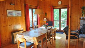 Alpehytte – comfort, 4 soverom | Spiseområde på rommet