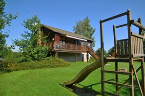 Children’s play area – outdoor