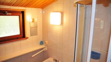 Standard Chalet, 2 Bedrooms | Bathroom | Shower