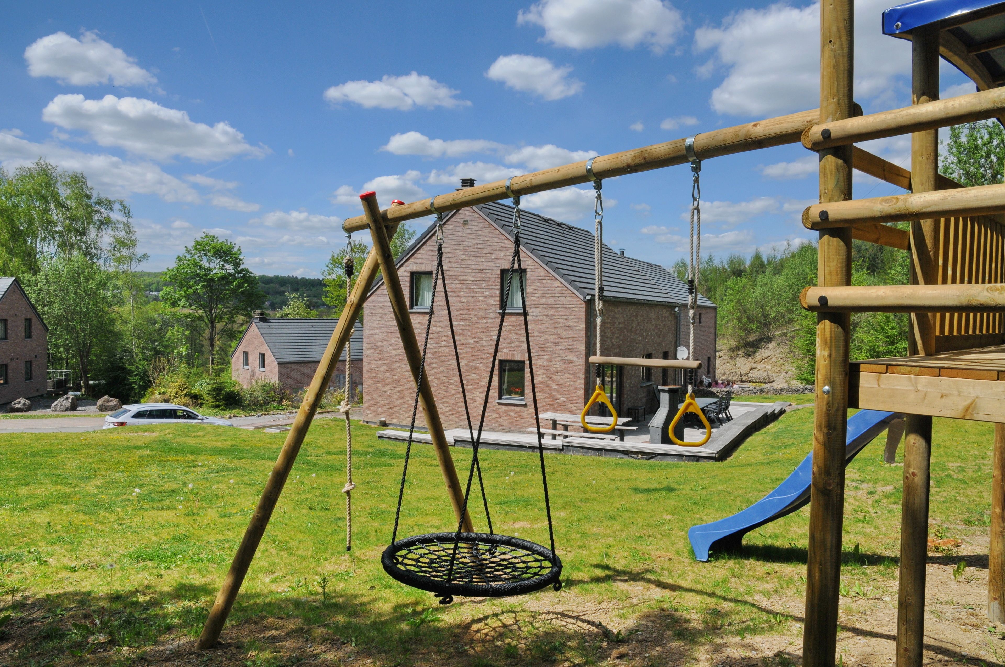 Children’s play area – outdoor