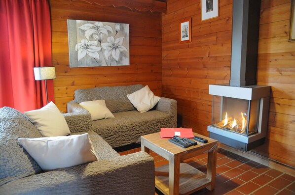 舒适木屋, 2 间卧室 | 客厅 | 平板电视