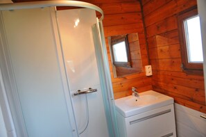 舒适木屋, 2 间卧室 | 浴室 | 淋浴设施