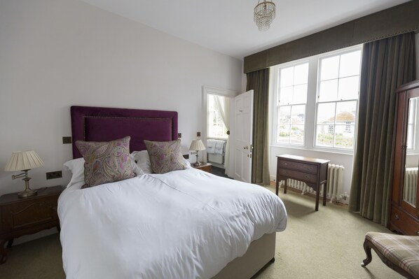 East Wing (4 Bedrooms) | Iron/ironing board, free cribs/infant beds, free WiFi, bed sheets