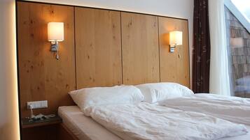 Panoramic Penthouse, Multiple Beds, Non Smoking | 3 bedrooms, individually decorated, blackout curtains