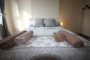 Habitación doble, para no fumadores | 2 habitaciones, wifi gratis y ropa de cama 