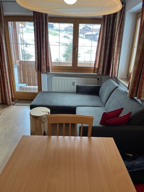 Apartment, Multiple Beds (25) | Living area | Flat-screen TV - Ferienwohnungen am Dorfplatz (Wald im Pinzgau)