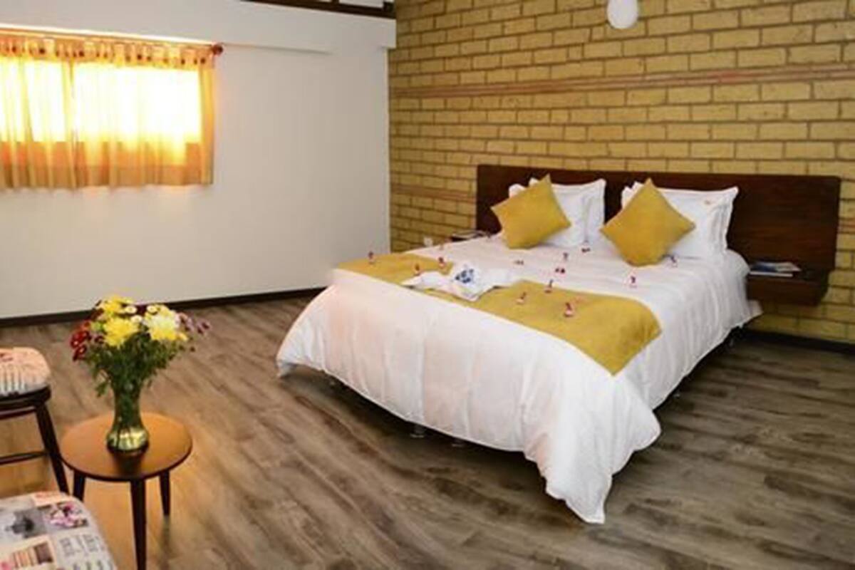1 bedroom, premium bedding, desk, iron/ironing board