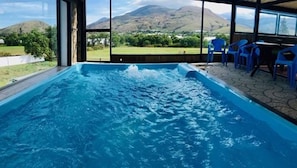 Indoor spa tub