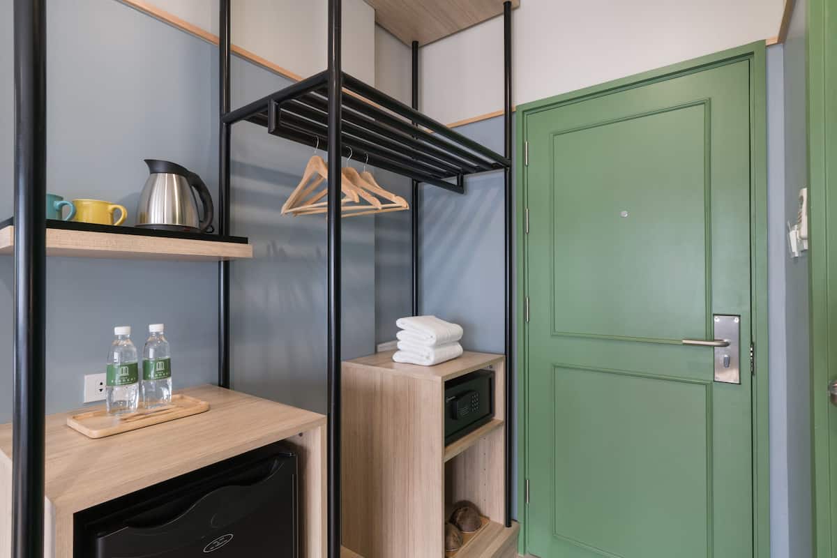 premium bedding, free minibar, in-room safe, blackout curtains