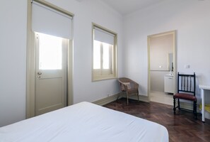 Suite Confort, baño privado | Servicios de la habitación