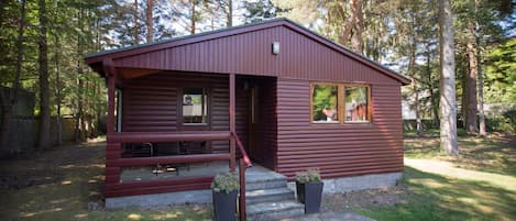 Lodge, 2 Bedrooms (Glenmuick) | Free cots/infant beds, free rollaway beds, free WiFi, bed sheets