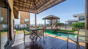 Villa Sumatera Sea View - 3 suítes com piscina | Terrace/patio