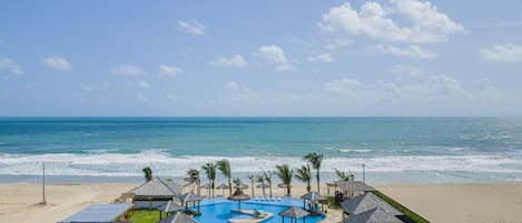 Privat strand, vit sandstrand och gratis transport till/från stranden