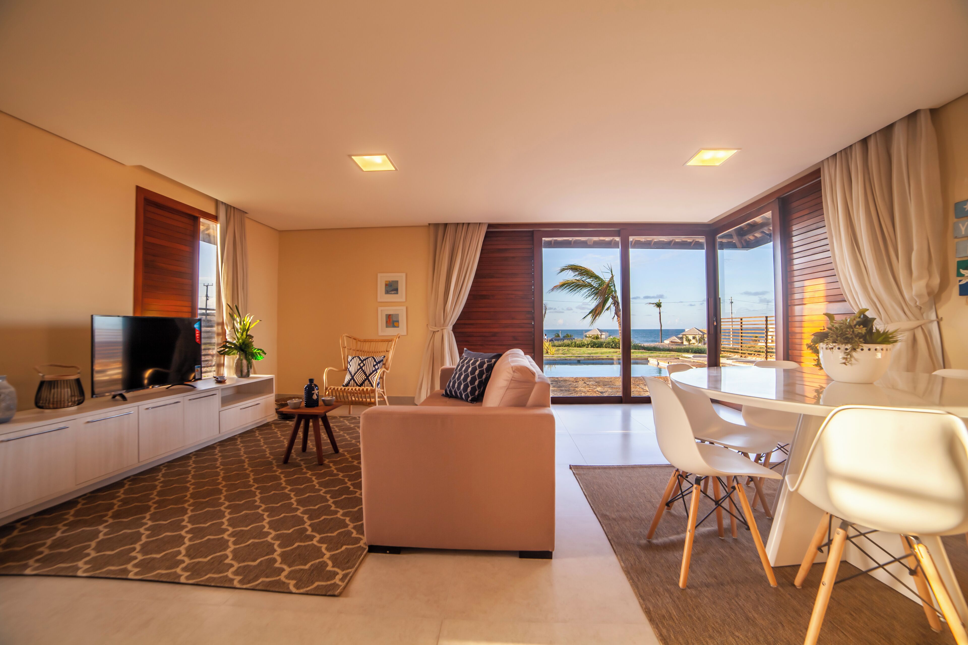 Villa Iracema Sea View - 2 suítes com piscina | Living room | Smart TV