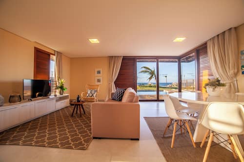 Villa Iracema Vista Mar - 2 suítes com piscina | Sala de estar | Smart TV